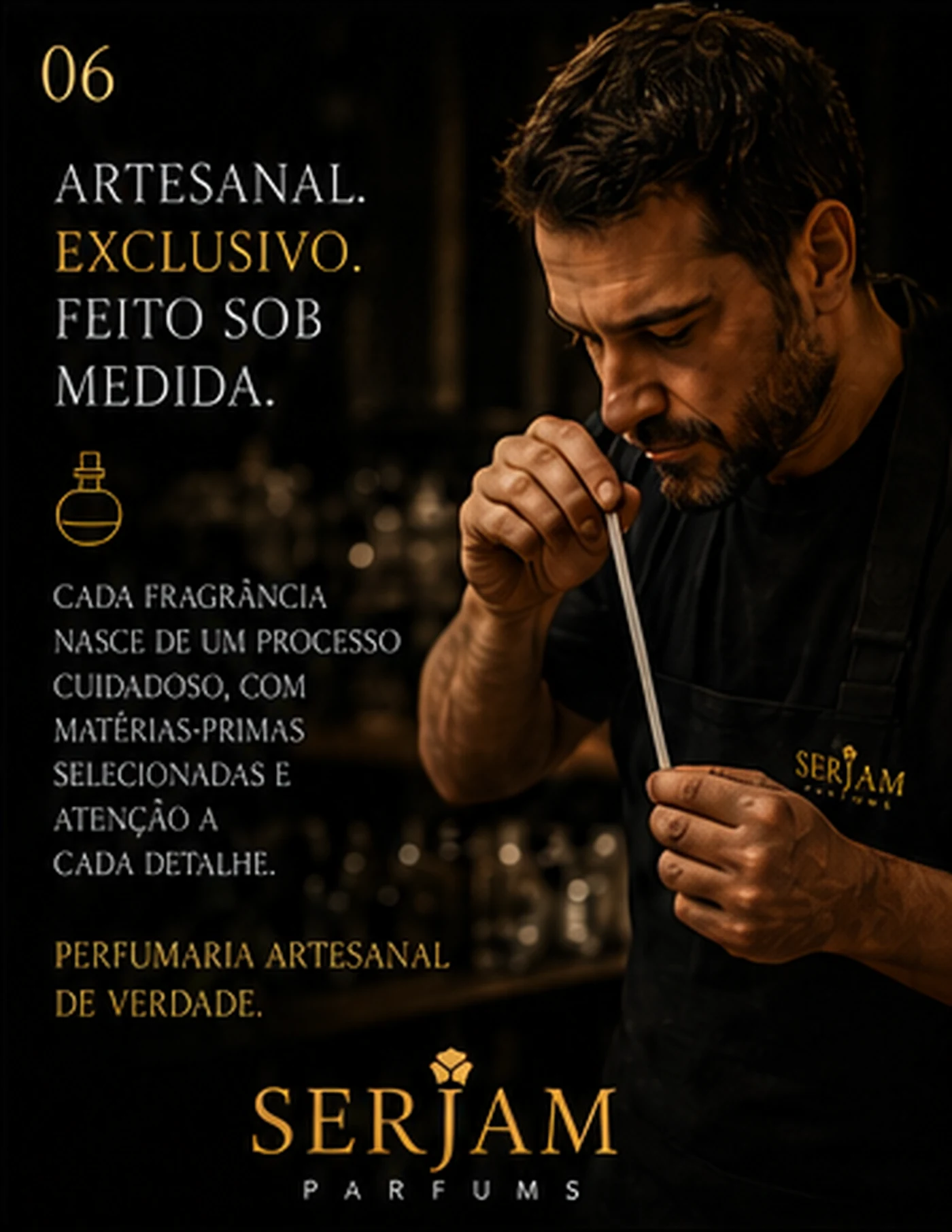 Perfumista artesanal avaliando uma fragrância com pipeta