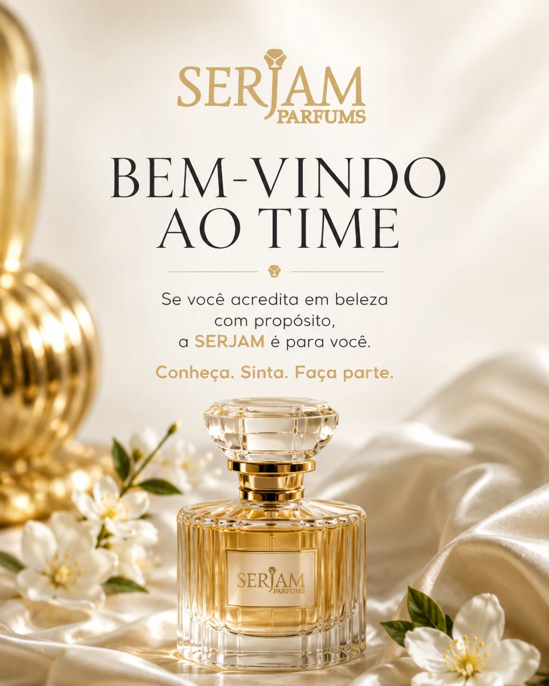 Frasco SERJAM PARFUMS em composição clara com flores